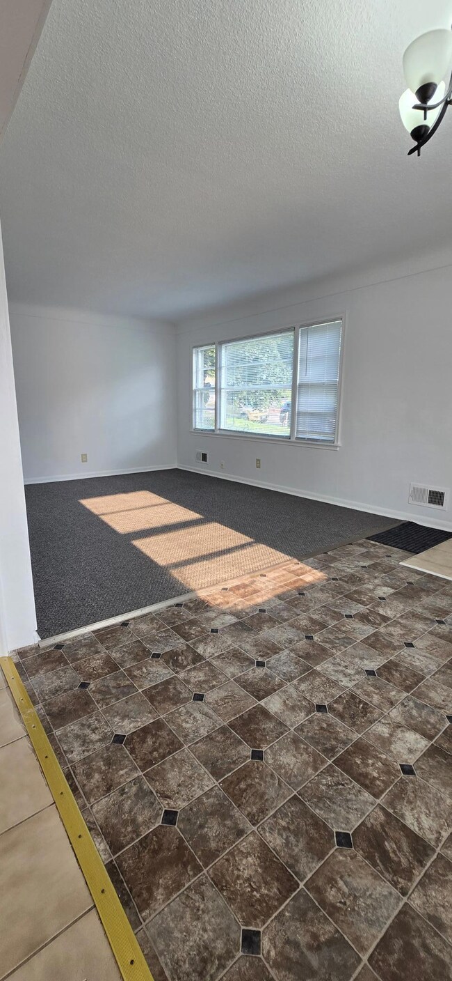 2175 Bush Ave E, Saint Paul, MN 55119 - photo 5