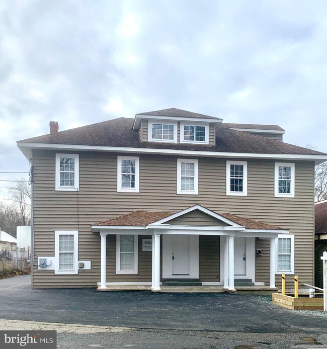 9829 Solomons Island Rd unit 2, Owings, MD 20736 - photo 4