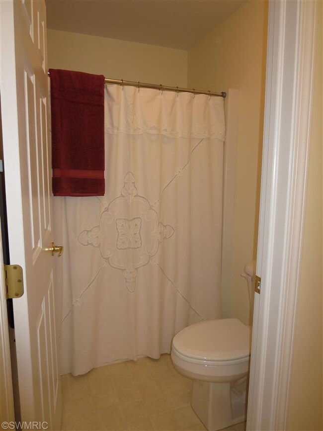 2366 Whimbrel Ct NE, Grand Rapids, MI 49505 - photo 7