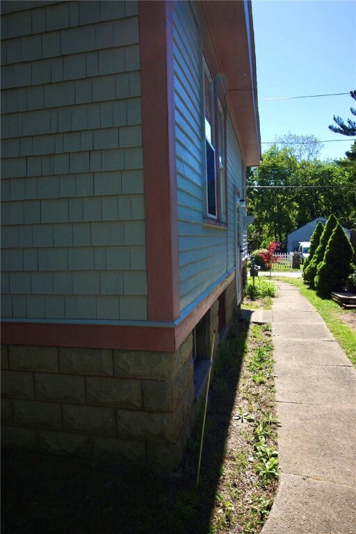 105 Lansing Ave, Warwick, RI 02888 - photo 7