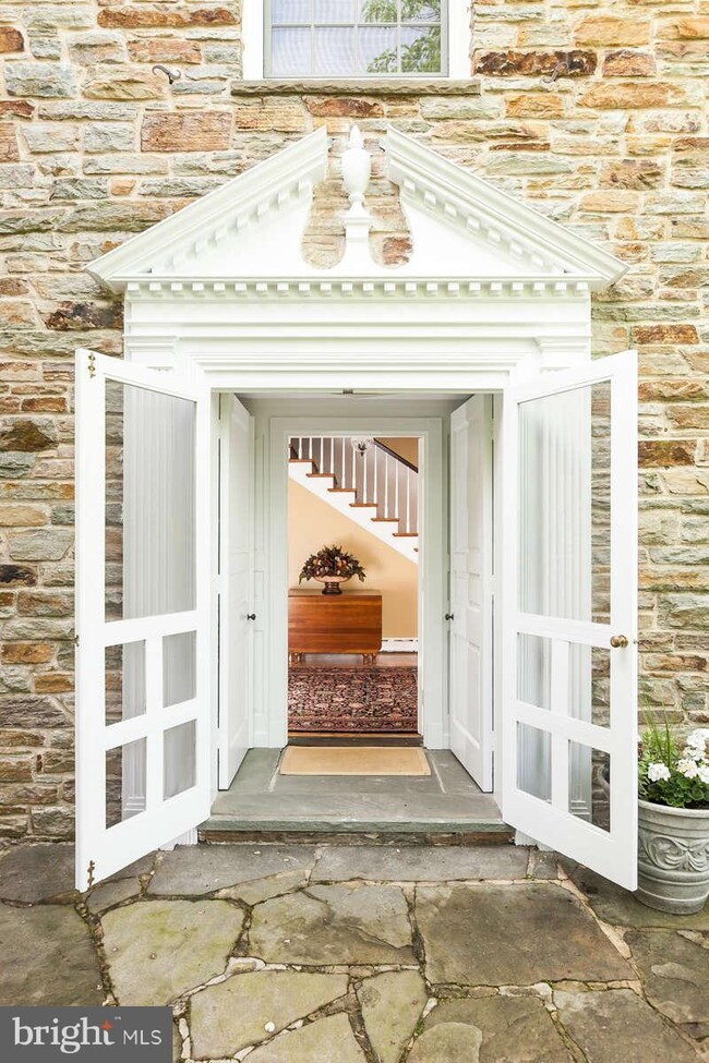 801 Hillstead Dr, Lutherville Timonium, MD 21093 - photo 2