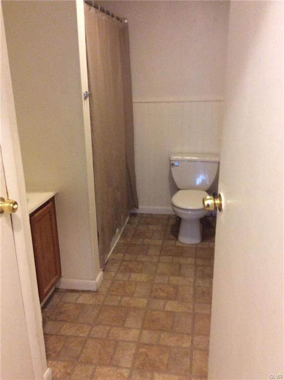 349 N 16th St unit 2, Allentown, PA 18102 - photo 2