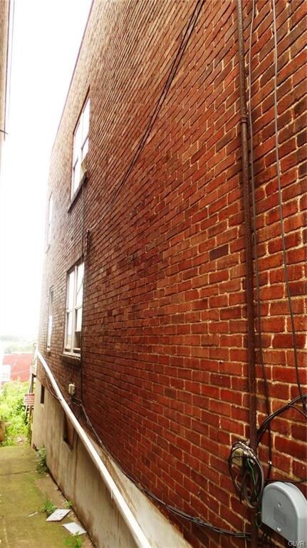 Brick and Pointing in Good Condition