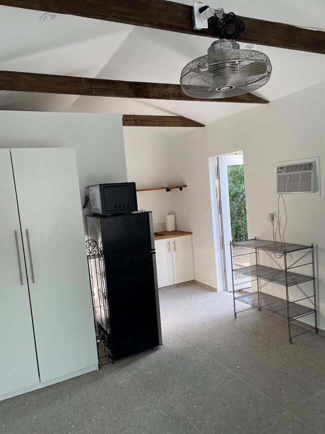 1005 Cortez St unit B, Coral Gables, FL 33134 - photo 4