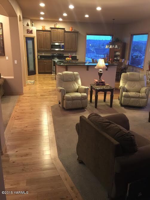 76th living kitchen dining 2