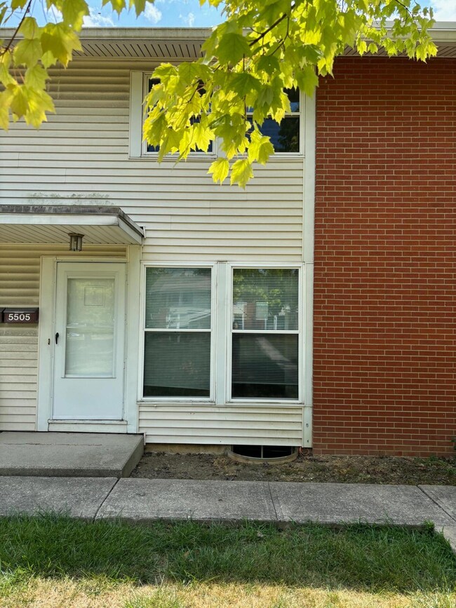 5505 Rockwood Ct unit R34, Columbus, OH 43229 - photo 2