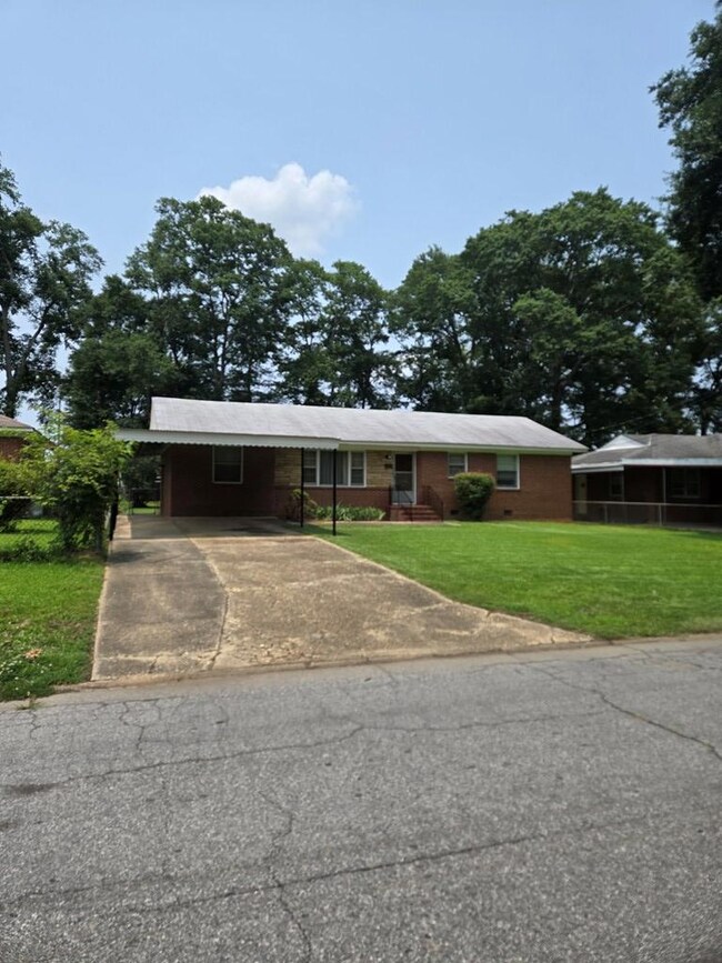 2715 Hawthorne Dr, Columbus, GA 31903 - photo 3