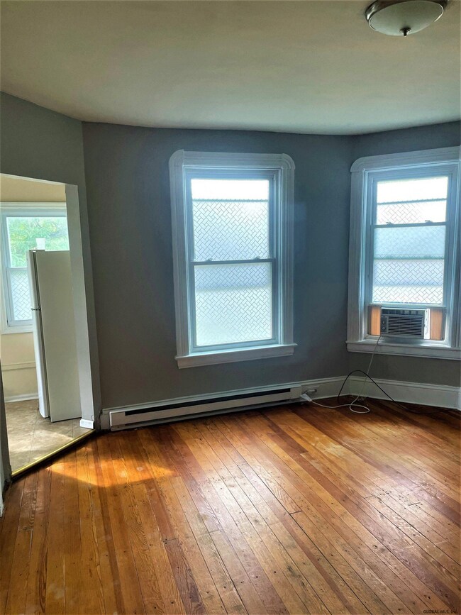 932 Park Ave, Schenectady, NY 12308 - photo 2