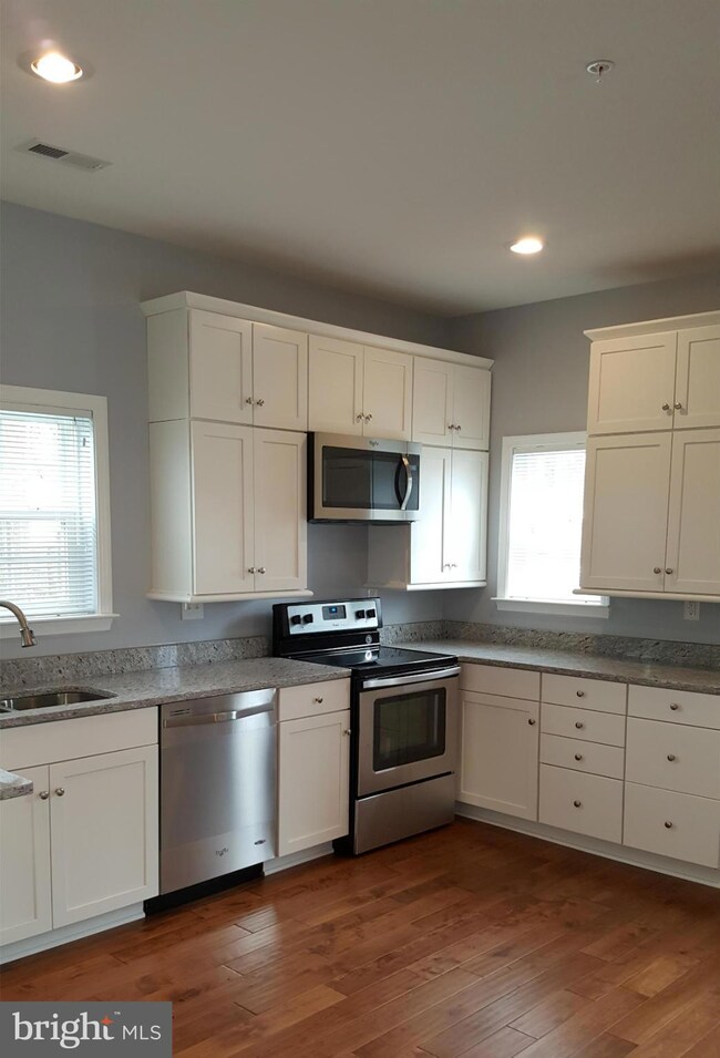 908 Nova Ave, Capitol Heights, MD 20743 - photo 4