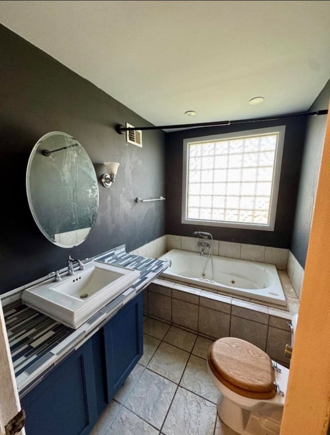 209 SW 7th St, Newton, KS 67114 - photo 5