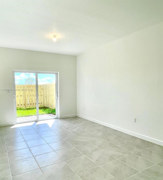 2751 SE 26th Rd unit 2751, Homestead, FL 33035 - photo 3