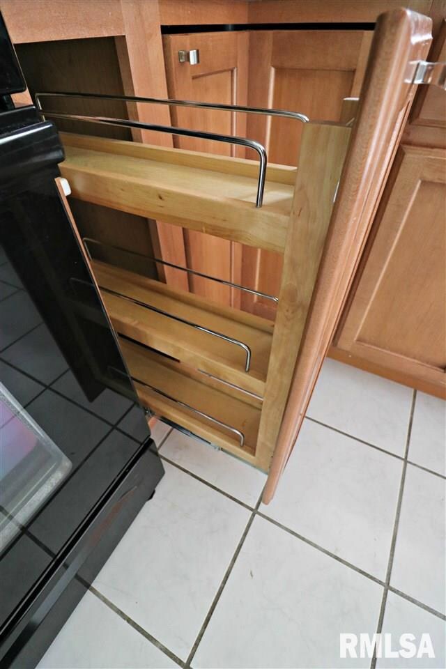 4719 N Koerner Rd, Peoria, IL 61615 - photo 7