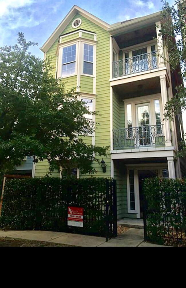 Welcome to 219 W 27th St, Unit J