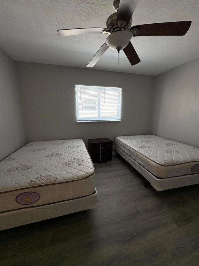 102 Stratford H unit A, West Palm Beach, FL 33417 - photo 4