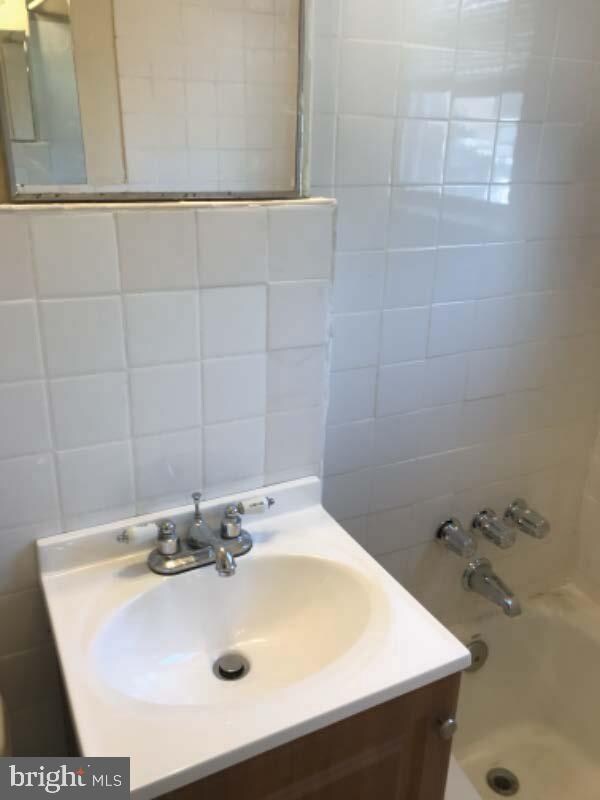 4244 Brooks St NE unit 1, Washington, DC 20019 - photo 6