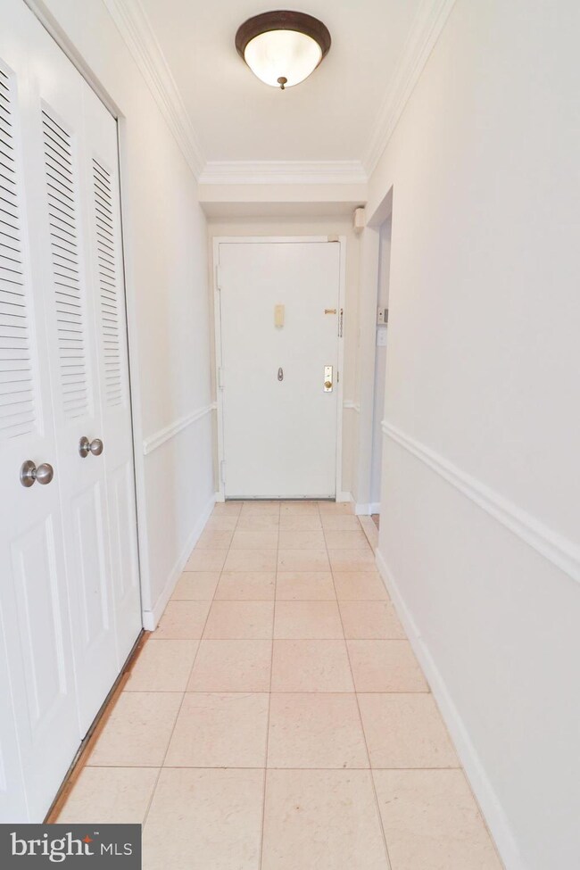 11415 Commonwealth Dr unit T-3, Rockville, MD 20852 - photo 2