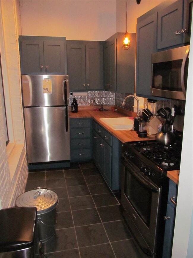 Emerson Mills unit M20, Pembroke, NH 03275 - photo 5