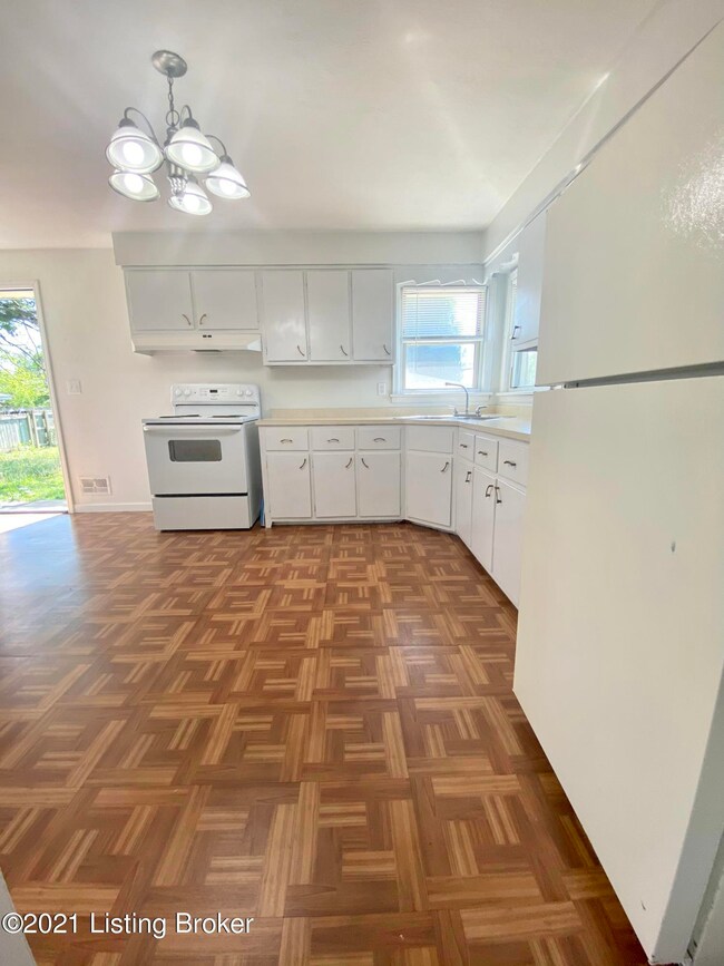 65DF1047-2121-40A0-B051-BD2A33A72E86