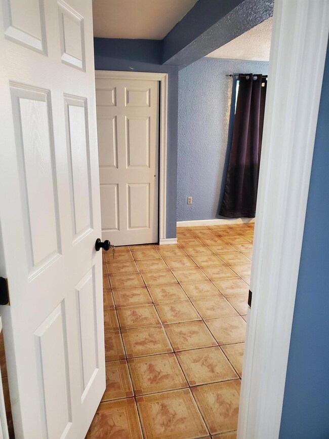 14565 Hendrik Dr unit A, Horizon City, TX 79928 - photo 7