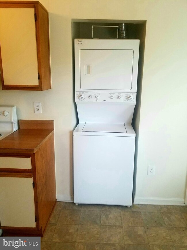 9574 Jayhawk Terrace unit 302, Manassas, VA 20110 - photo 5