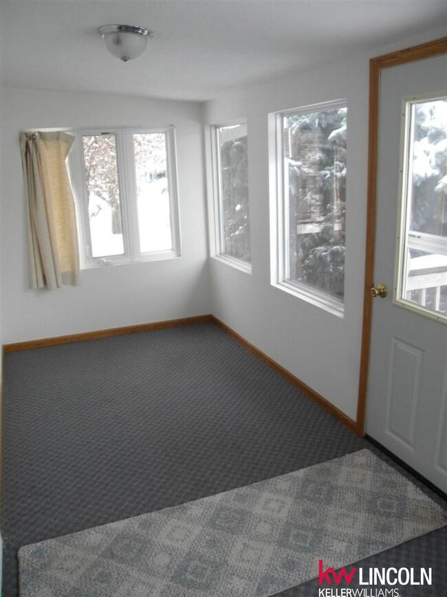 Main Floor SunRoom area