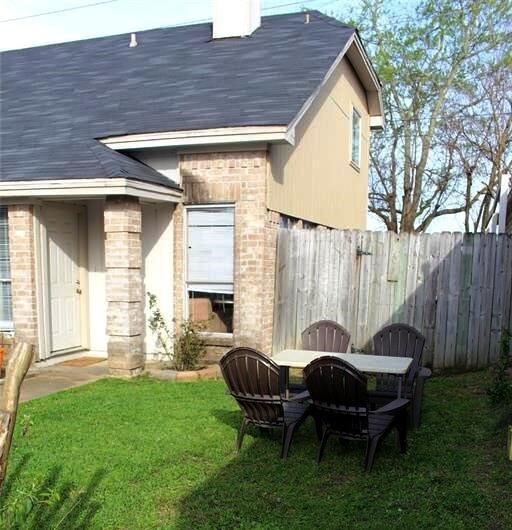 8510 Scenic Green Dr, Houston, TX 77088 - photo 2