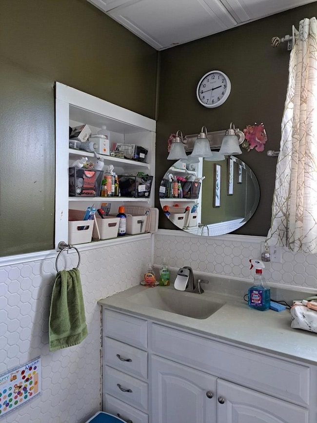 108 First St, Elkland, IL 61917 - photo 5