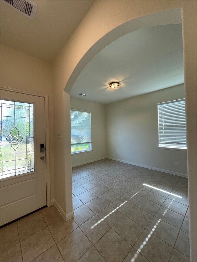 22618 Hollow Amber Dr, Hockley, TX 77447 - photo 5