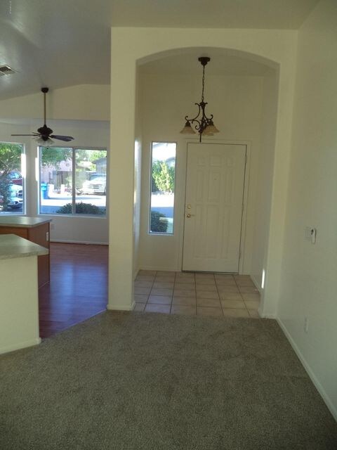 BREAYIFUL FRONT FOYER