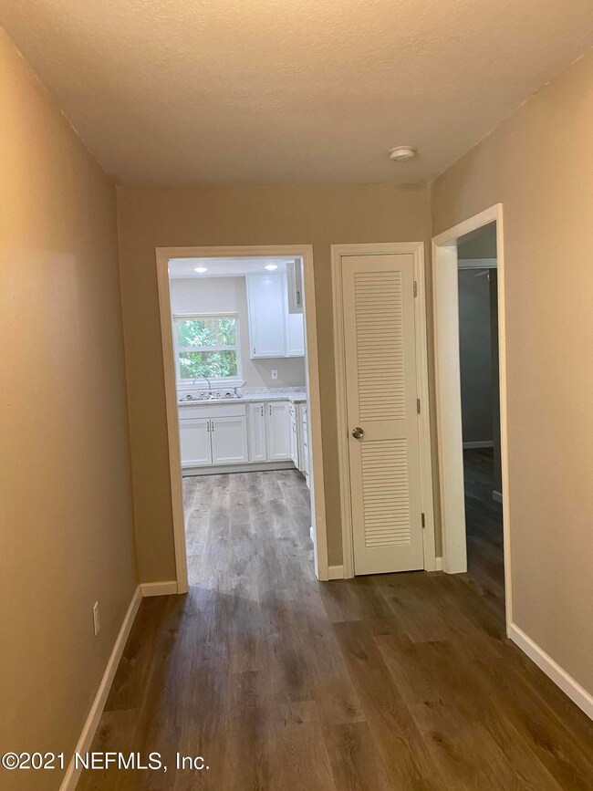 6332 Fabian Dr, Jacksonville, FL 32210 - photo 5