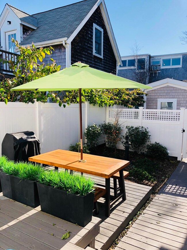 9A Conwell St unit 5, Provincetown, MA 02657 - photo 4