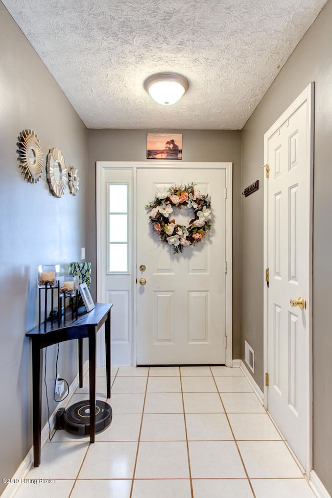 8127 Eagles Crest Ct-3