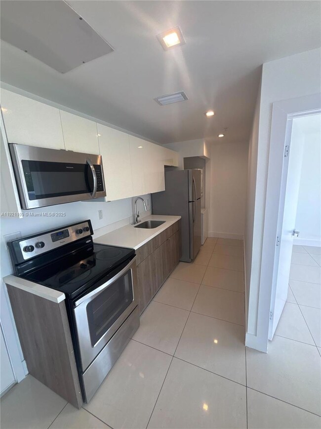 829 SW 18th Ave unit 309, Miami, FL 33135 - photo 2