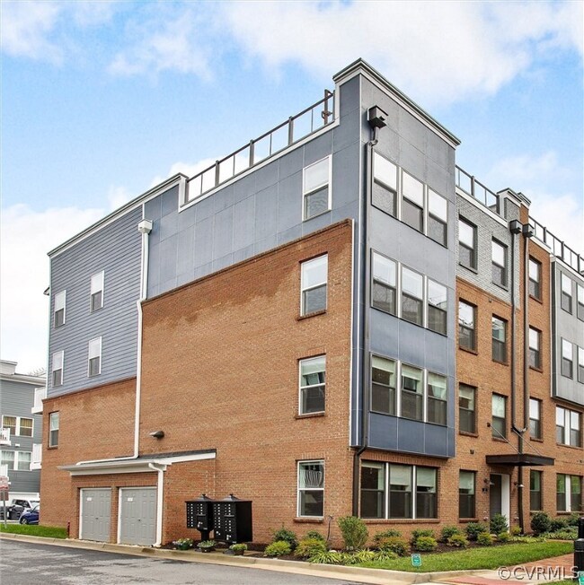 This unit is a corner/upper unit with private Roof