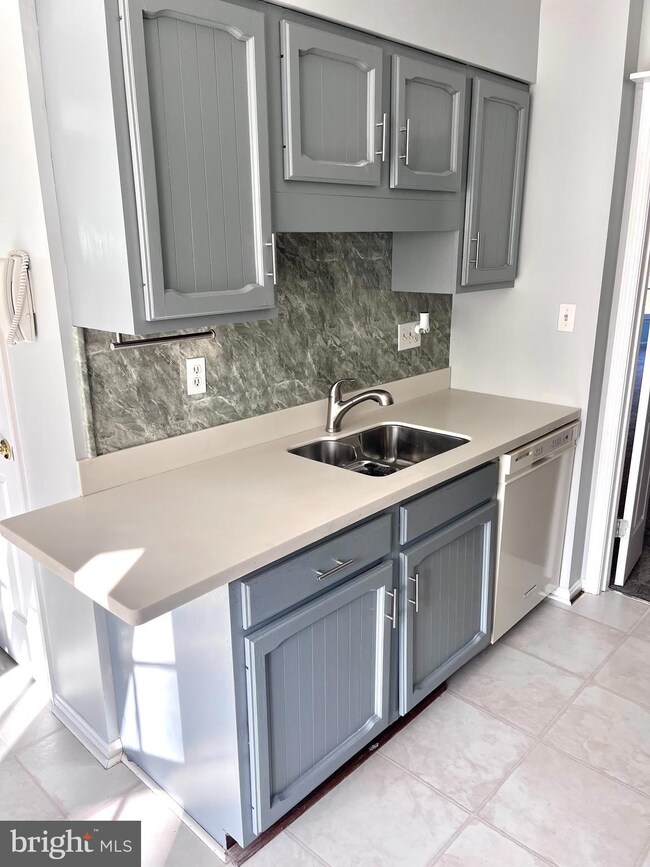 409 Bay Dale Dr, Arnold, MD 21012 - photo 2