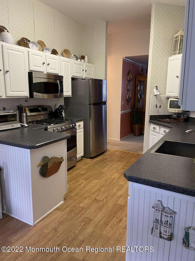 311 Center St, Manahawkin, NJ 08050 - photo 4