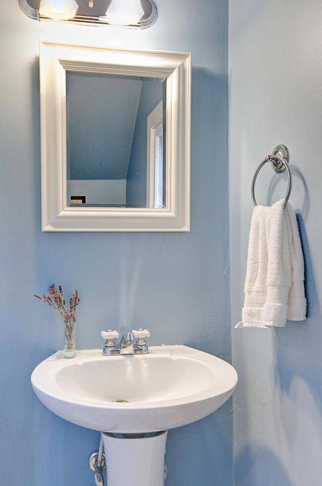 727 Purdy Alley, Columbus, OH 43206 - photo 7