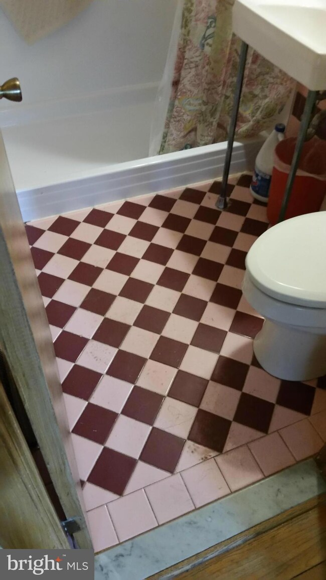 707 Virginia Ave, Essex, MD 21221 - photo 5