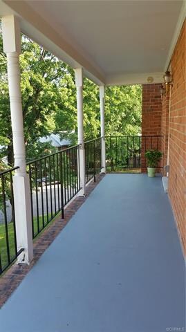 Full side entry porch