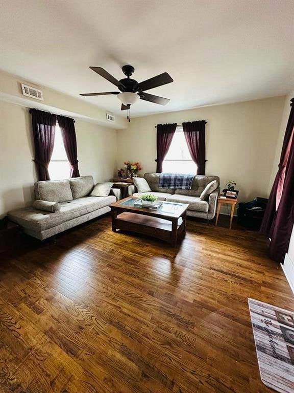 310 E Park St, Yates Center, KS 66783 - photo 3