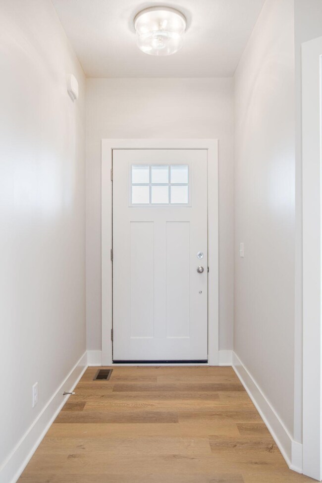 8-web-or-mls-11913-smithfield-dr