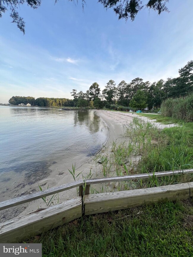 126 126 E 126 Connie Dr E, Hague, VA 22469 - photo 6