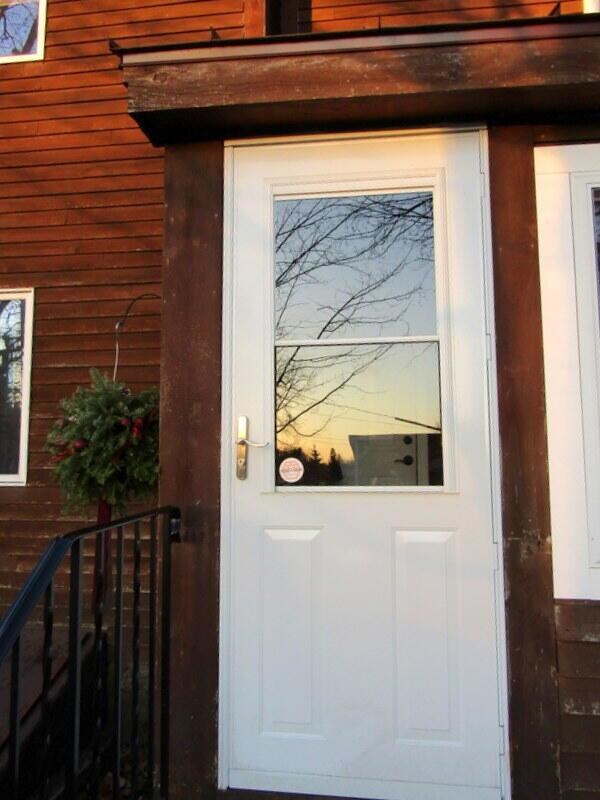 side door to enclosed porch