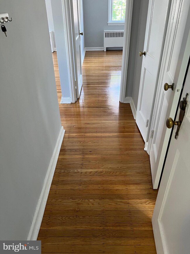 2315 Haverford Rd unit D, Ardmore, PA 19003 - photo 4