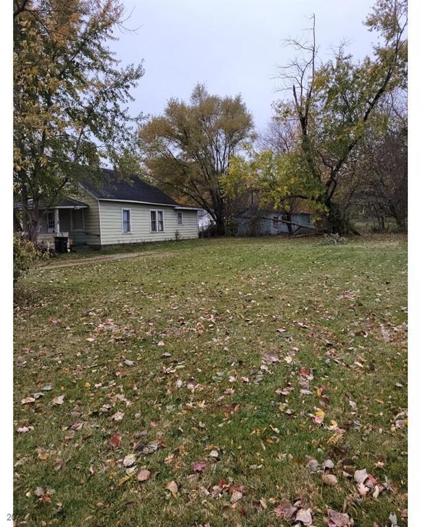 3920 E 32nd St, Des Moines, IA 50317 - photo 3