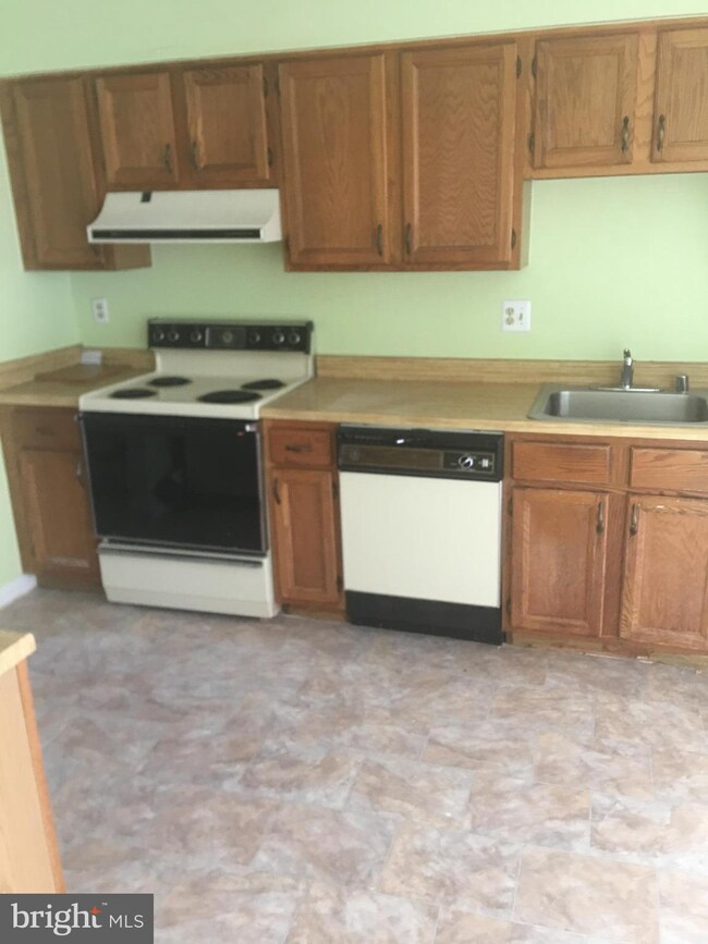 1006 Lake Shore Dr, Bowie, MD 20721 - photo 5