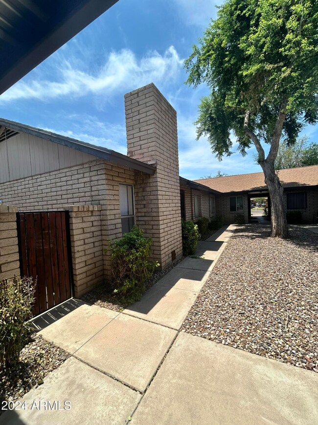6421 S Stanley Place unit D, Tempe, AZ 85283 - photo 3