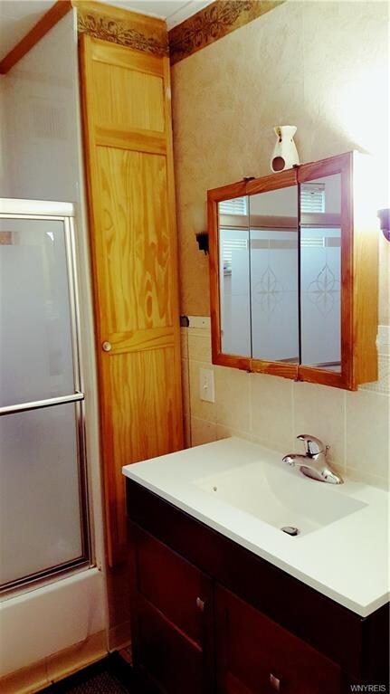 FIRST FLOOR BATH