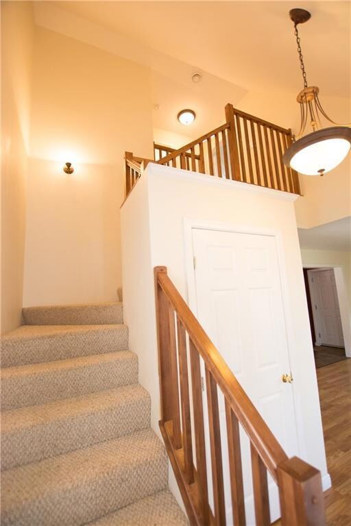 Enter into the 2-story foyer ...