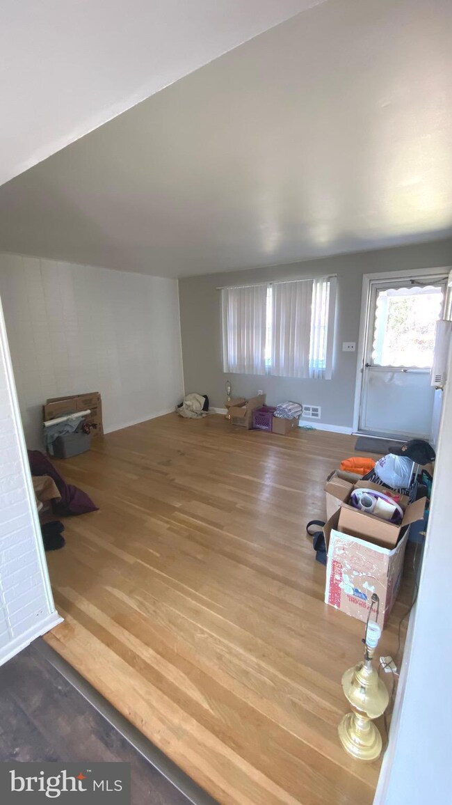 641 S Wickham Rd, Baltimore, MD 21229 - photo 5